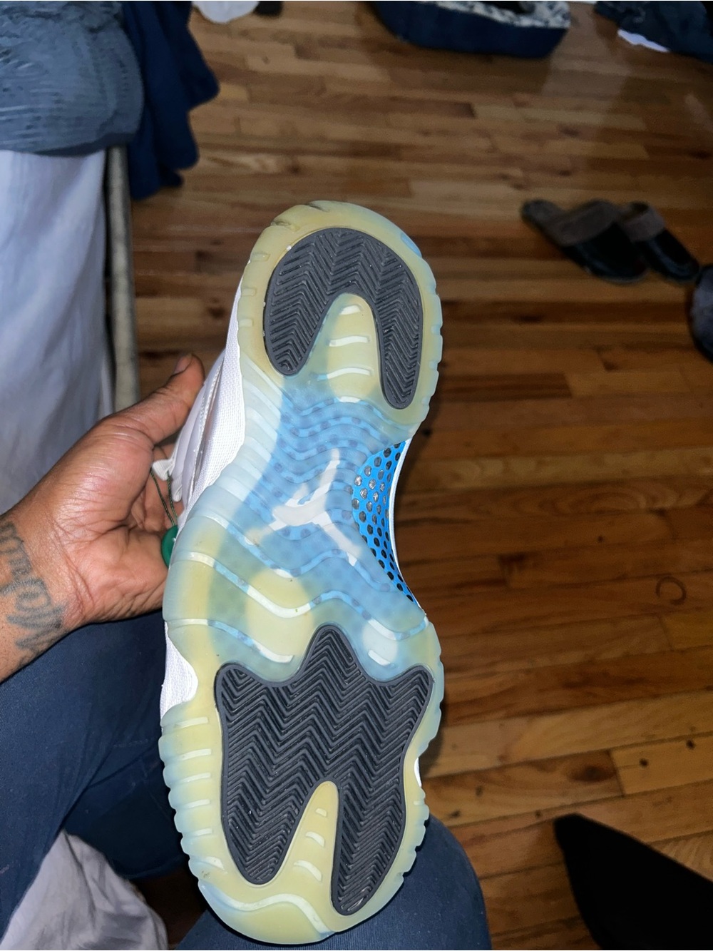 Retro Jordan 11 (2024) legend blue -STOCK X- - Picture 3 of 12